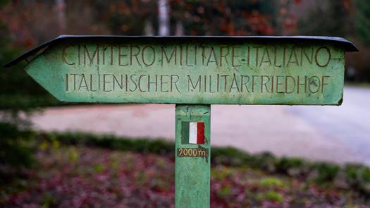 Schild Italienischer Militärfriedhof