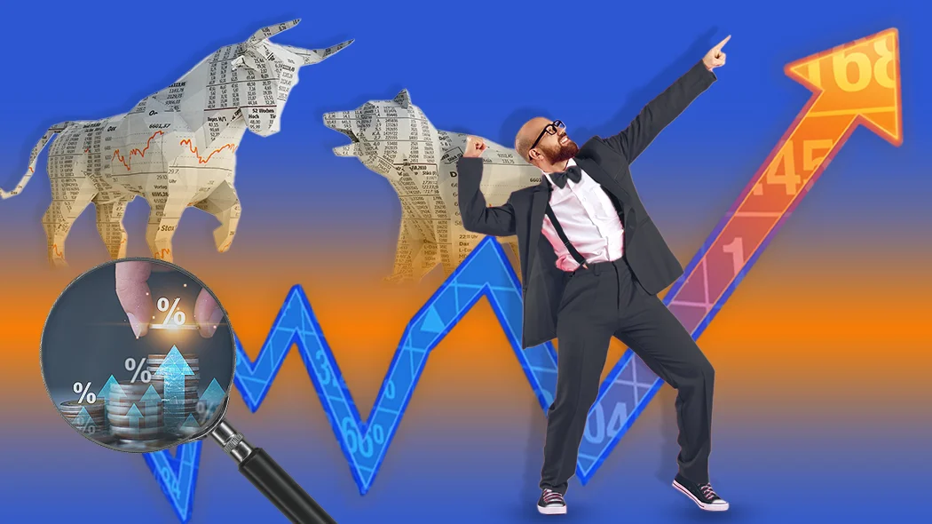 Eine dynamische Collage zum Thema Börse vor einem blau-orangefarbenen Hintergrund. Ein jubelnder Mann im Anzug mit Fliege und Hosenträgern zeigt mit dem Finger nach oben, parallel zu einem großen, orangefarbenen Aufwärtspfeil. Im Hintergrund sind ein Bulle und ein Bär aus Zeitungspapier sowie ein blauer Zickzack-Aktienkurs zu sehen. Eine Lupe im linken Vordergrund setzt den Fokus auf gestapelte Münzen mit Prozentzeichen und blau leuchtenden Pfeilen, die nach oben zeigen.