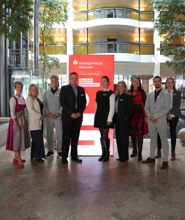 🎉 Willkommen im #TeamSSKM! 🙌❤️
Gestern durften wir gleich 7 neue Mitarbeitende bei der Stadtsparkasse München begrüßen!
Auf einen erfolgreichen Start und eine tolle Zeit bei uns! 🌟

#HerzlichWillkommen #Karriere #Teamwork #StadtsparkasseMünchen #GutenStart