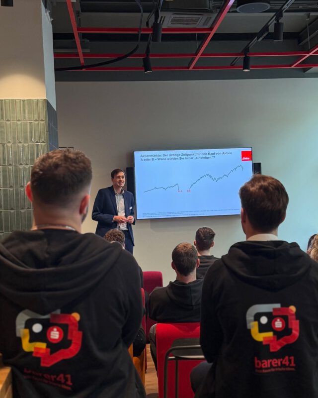 Sei smart – Mit ETFs Vermögen gezielt aufbauen 🚀

Letzte Woche haben wir zusammen mit Deka Investment gezeigt, wie Investieren heute geht. 🎧🎮 Ob Digital Lifestyle oder eSports – mit ETFs kannst du schon mit kleinen Beträgen clever in Zukunftstrends investieren. Einfach, transparent, ohne Finanzkram. 📈

Unsere Message: Früh starten. Clever anlegen. Vermögen aufbauen. 💪💰