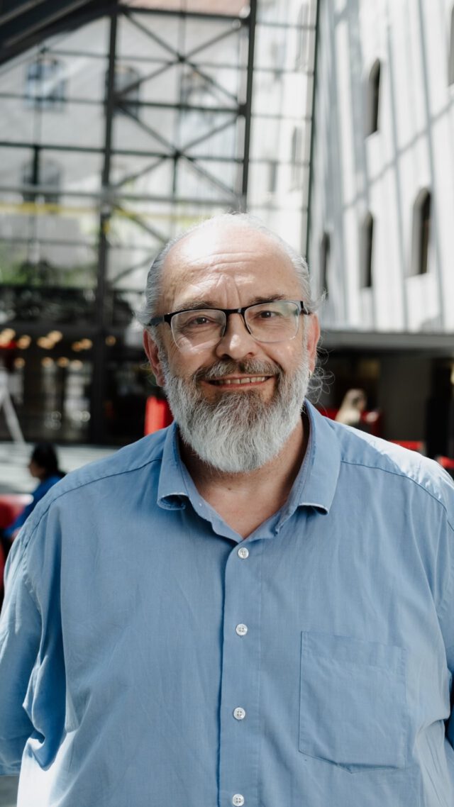 Part 3 unserer Reihe „What drives your success“ 🎉!  Thomas ist Anwendungsmanager in der Direktion Prozesse & IT – und seit fast 40 Jahren bei uns! 💻🏢  Was ihn inspiriert und warum er München und die SSKM sein Zuhause nennt?   Watch the reel to find out! 🎥  #whatdrivesyoursuccess #teamsskm #stadtsparkassemünchen