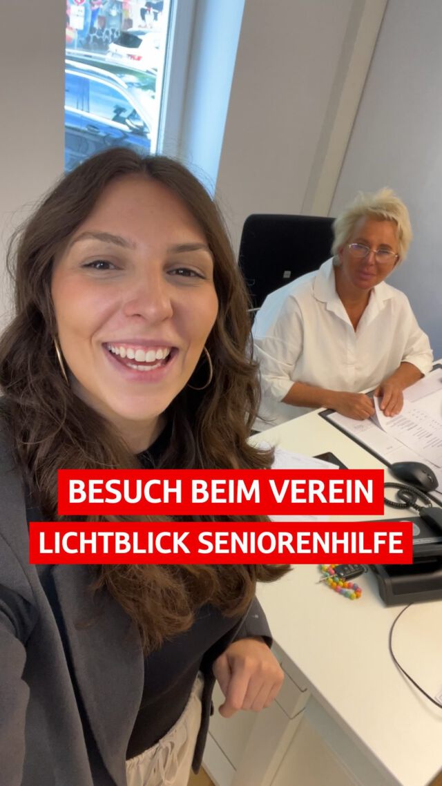 Stell dir vor, du hast jahrelang gearbeitet und musst im Alter trotzdem um jeden Cent kämpfen… 💬 

Das ist in München für viele Rentner:innen leider Realität. Aber genau da hilft der Verein @lichtblickseniorenhilfe – er unterstützt ältere Menschen in München finanziell und persönlich, wenn die Rente nicht reicht 💰🙁. 

Und weil diese Arbeit so wichtig ist, haben wir den Verein dieses Jahr mit einer Spende unterstützt und die Mitarbeitenden in ihrem Office in der Au besucht 🥰. Schaut das Reel, um zu erfahren, was die Spende mit unserem Jubiläumsjahr zu tun hat und was genau Lichtblick Seniorenhilfe e.V. macht 💡🎥 

#Filialspenden #StadtsparkasseMünchen #LichtblickSeniorenhilfe #München