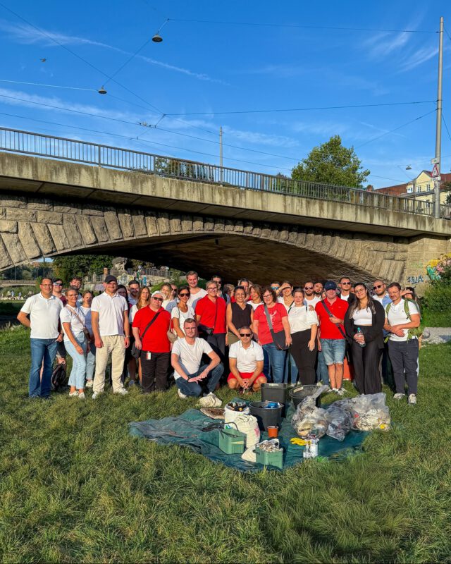 Isar statt Afterwork 🍃✨

Mit den Kolleg:innen aus der Direktion Medialer Vertrieb waren wir beim Munich Cleanup von @rehabrepublic – und haben echt viel Müll gesammelt: Kippen, Kronkorken, Vapes und die wildesten Fundstücke von Zahnbürste bis Spielzeugauto 🪥🚗.

War mega abwechslungsreich, wir hatten Spaß und ein gutes Gefühl on top 💚.

Danke an @rehabrepublic für euer Engagement und ein saubereres München! 🙌

👉Swipe dich durch für einen Einblick beim Isar Cleanup unserer Mitarbeitenden.

#isarcleanup #medialervertrieb #teamsskm #stadtsparkassemünchen #rehabrepublic