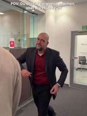 Der Kunde ist König 👑👑 #stadtsparkassemünchen #financetok #filiale 