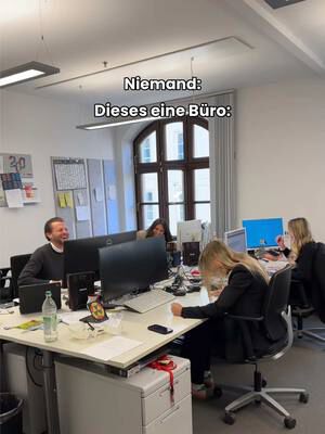 Ohne Spaß, kein Fun 😏 #viral #büro #humor #socialmedia #stadtsparkassemünchen 