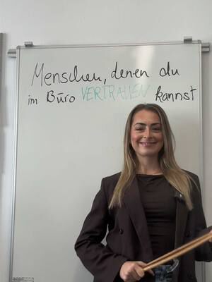 Vertraut 🤝 #fyp #viral #trend #büro #office