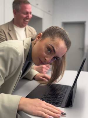 Fake it till you make it 🙃 #fyp #viral #humor #chef #büro