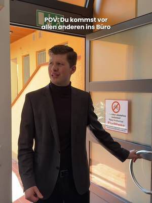 High-Performer-Mindset 🤘 #highperformer #arbeitsleben #officehumor #produktivität #trend SEO: Highperformer | Officehumor | Ich bin toll | Frühaufsteher | Büroalltag
